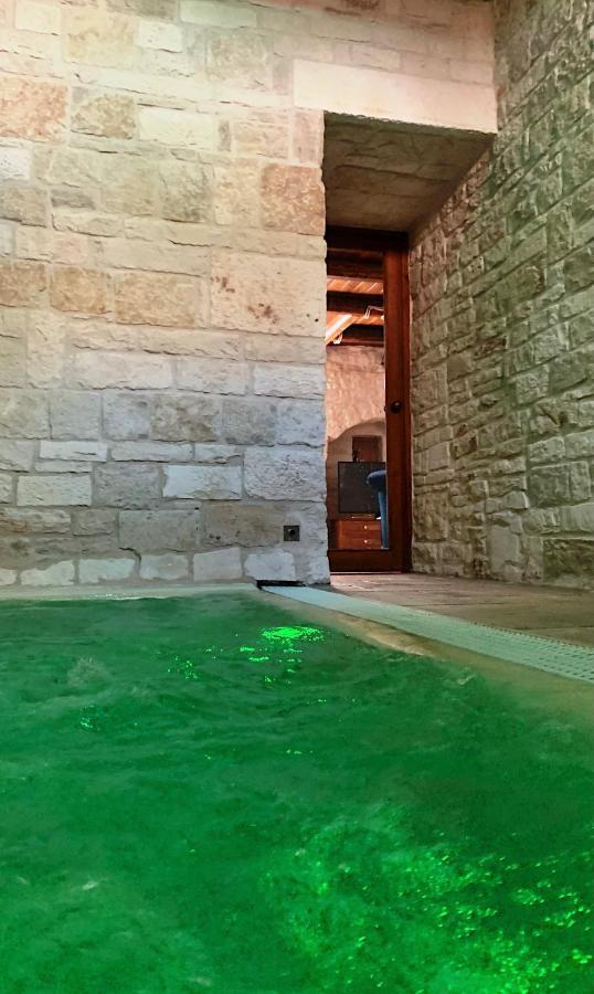 אלברובלו Trulli E Puglia Luxury Suite מראה חיצוני תמונה