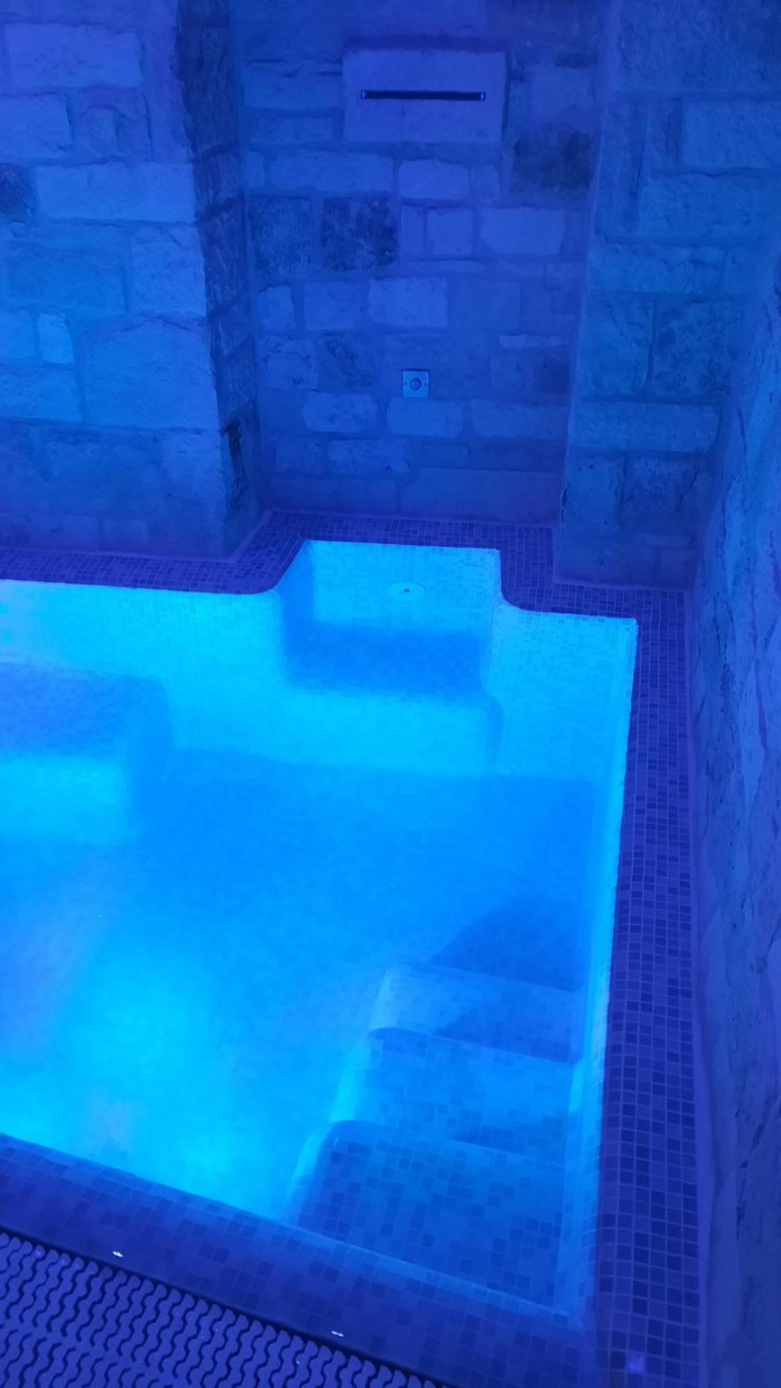 אלברובלו Trulli E Puglia Luxury Suite מראה חיצוני תמונה