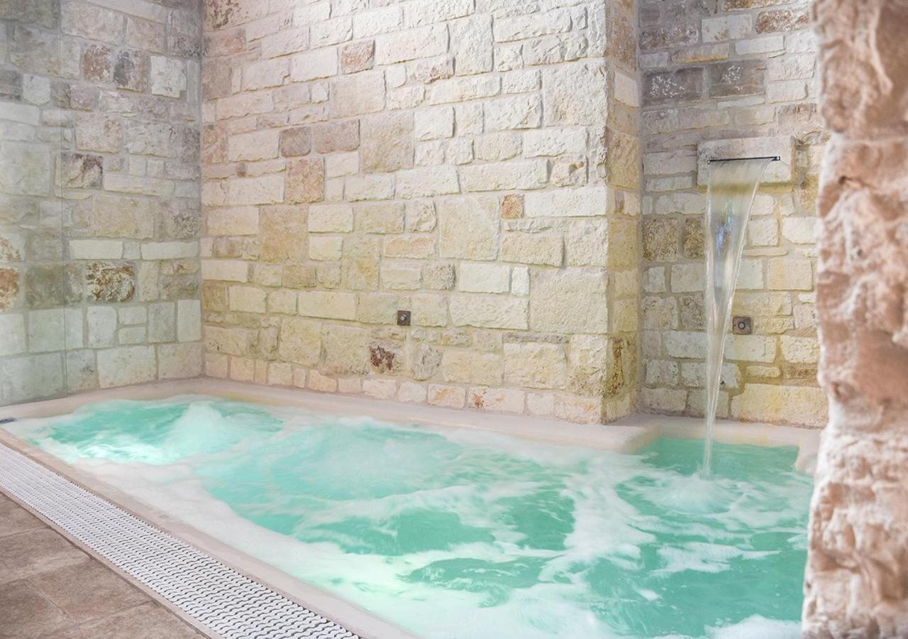 אלברובלו Trulli E Puglia Luxury Suite מראה חיצוני תמונה