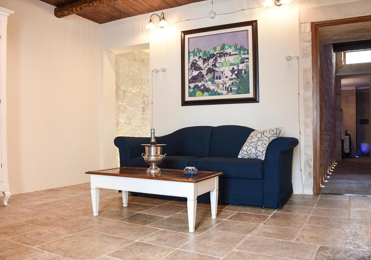 אלברובלו Trulli E Puglia Luxury Suite מראה חיצוני תמונה