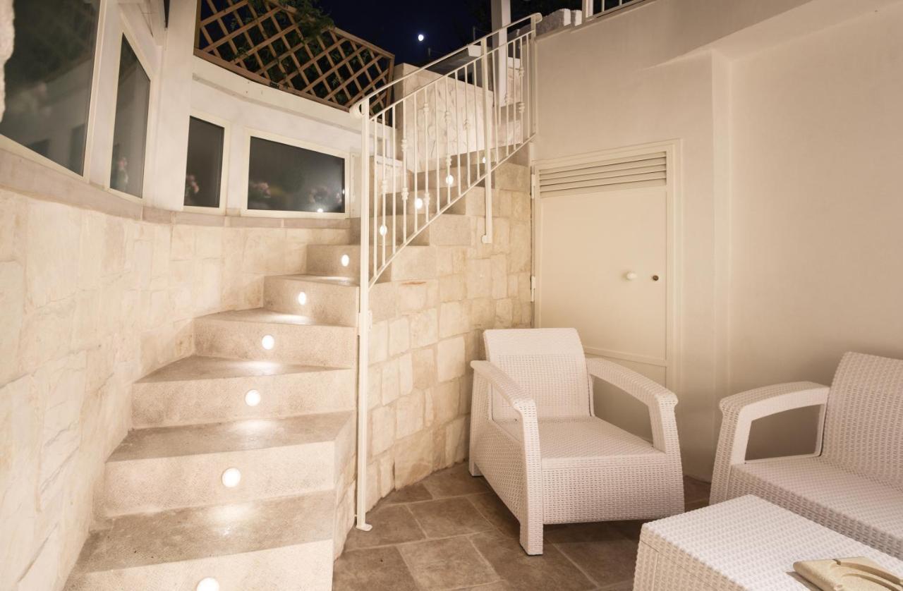 אלברובלו Trulli E Puglia Luxury Suite מראה חיצוני תמונה