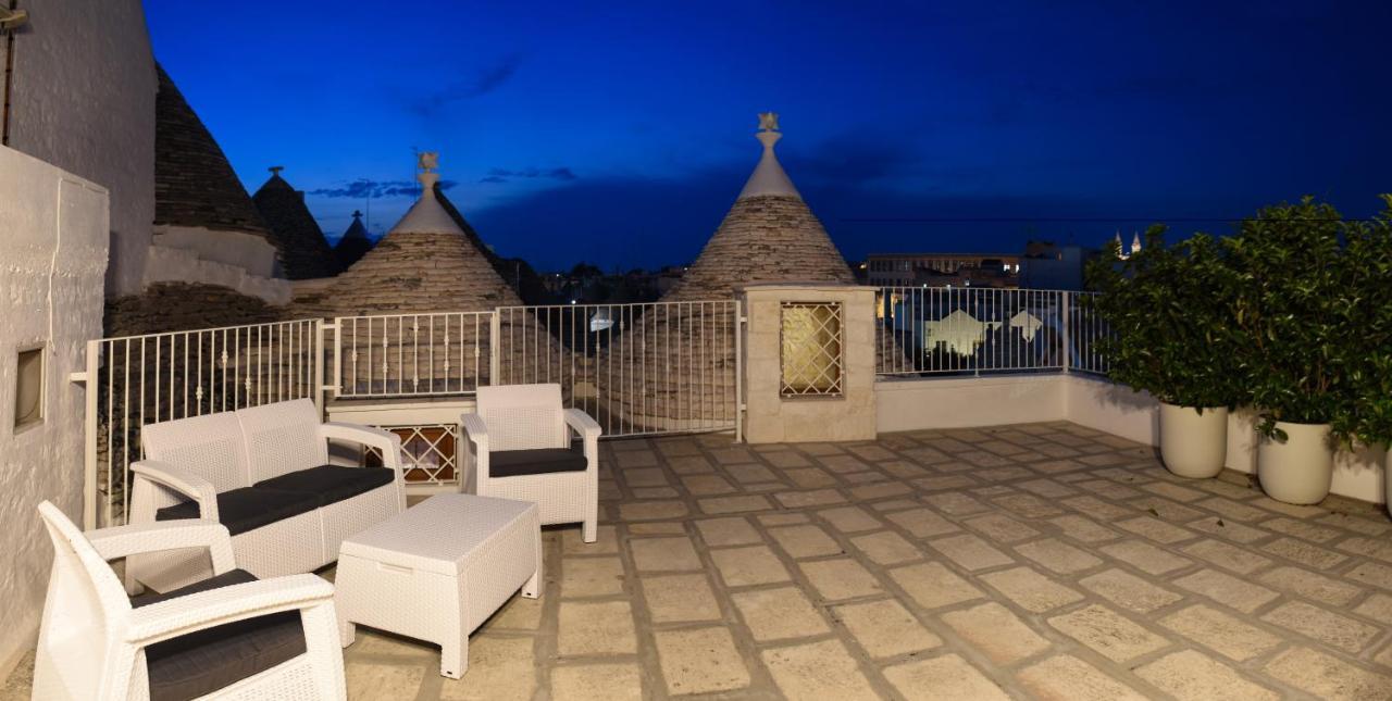 אלברובלו Trulli E Puglia Luxury Suite מראה חיצוני תמונה