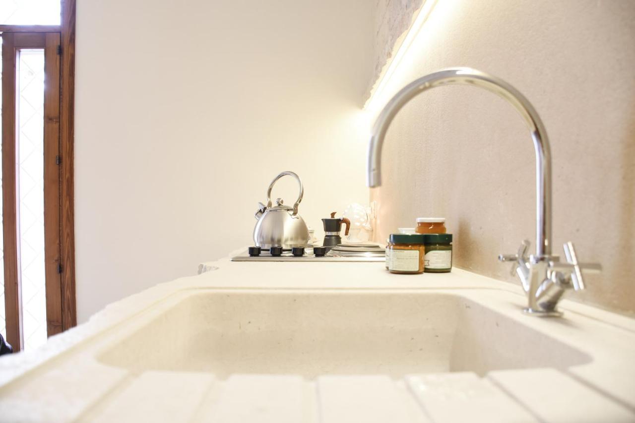 אלברובלו Trulli E Puglia Luxury Suite מראה חיצוני תמונה