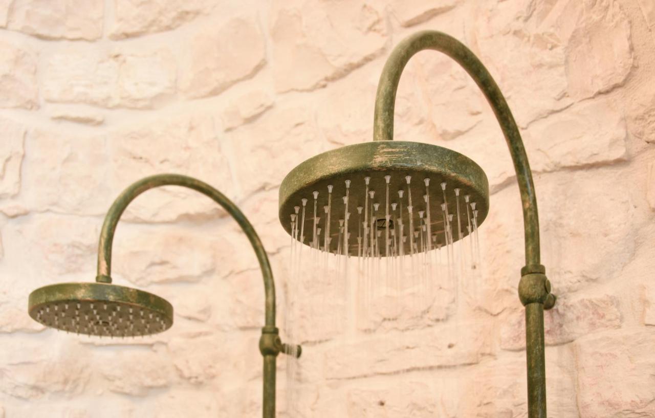 אלברובלו Trulli E Puglia Luxury Suite מראה חיצוני תמונה